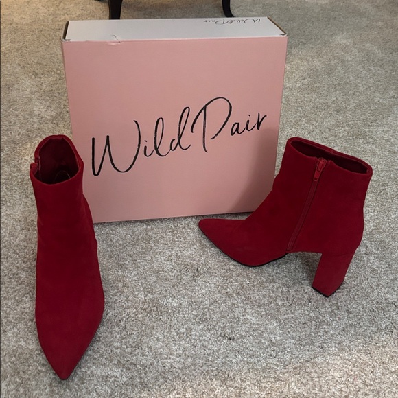 Wild Pair Shoes - FLASH SALE!!! Worn ONCE!!
Others are selling these for $50 and UP !!